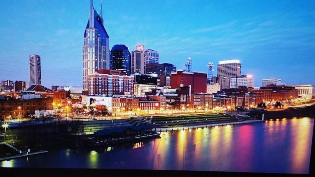 Heart Of Downtown/Walk To Broadway & The Action/Bars/Music Venues/Honky Tonks! Apartment Нашвил Екстериор снимка