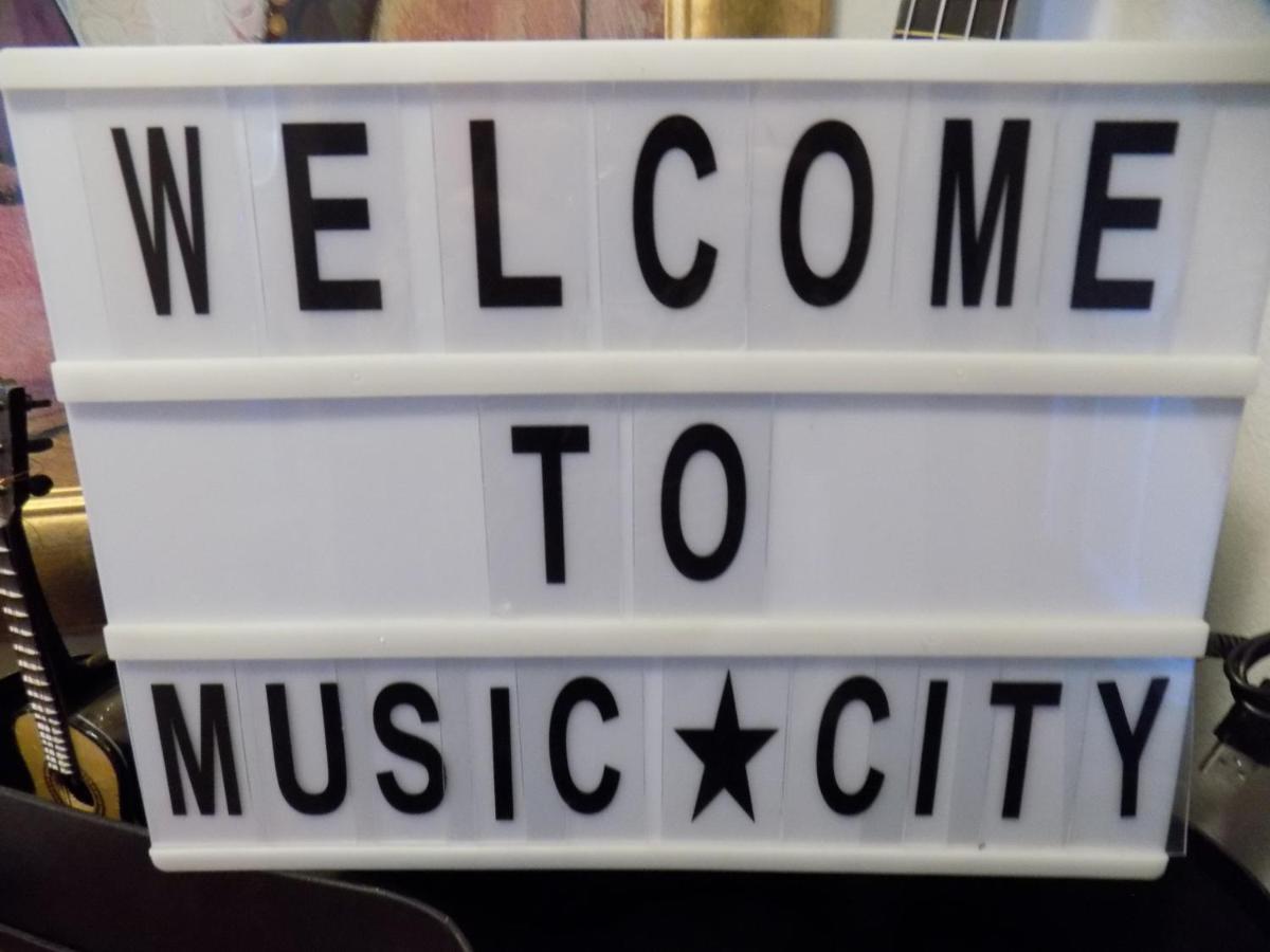 Heart Of Downtown/Walk To Broadway & The Action/Bars/Music Venues/Honky Tonks! Apartment Нашвил Екстериор снимка